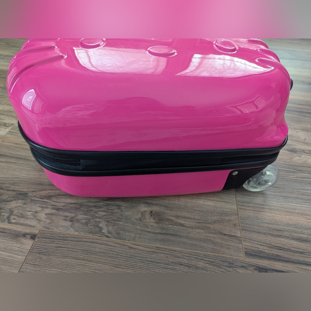 Pink Hello Kitty Face Roller Suitcase With Top Handle And Extended Roller Handle - Picture 2 of 12